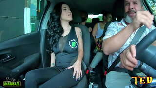 Ž�女はサンパウロ裸の車とい彼女の最初のポルノ映画