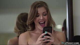 Høj babe klip af bedste mand før brylluppet