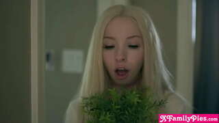 Min umettelige unge petite stesøster kunne ikke stoppe maturbating ludder