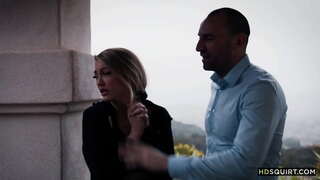 ���ড় সুন্দরী মহিলা মেয়ে, খারাপ মেয়ে না হওয়া পর্যন্ত তিনি ফোয়ারা