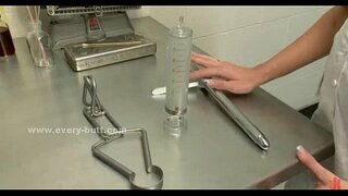 ���ិនុប្ឋមួយនឹង voracious សត្វលាបានហូបផ្អៀង