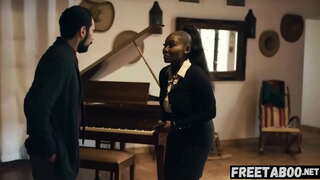 Bange Busty Ejendomsmægler Fucks Klienten Til At Lande En Aftale