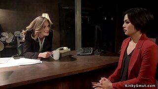 Блондинка лесбиянка трахает бу анал брюнетку урынбасары офицер страпоном бу члене Блондинка лесбиянка трахает бу анал брюнетку урынбасары офицер страпоном бу члене