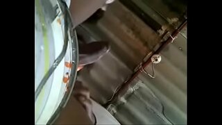 Ng maliit na palda mayaman sentones